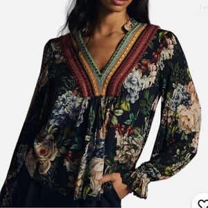 Bl^nk London - Anthropologie | Floral V-Neck Long Sleeve Top | Size Medium